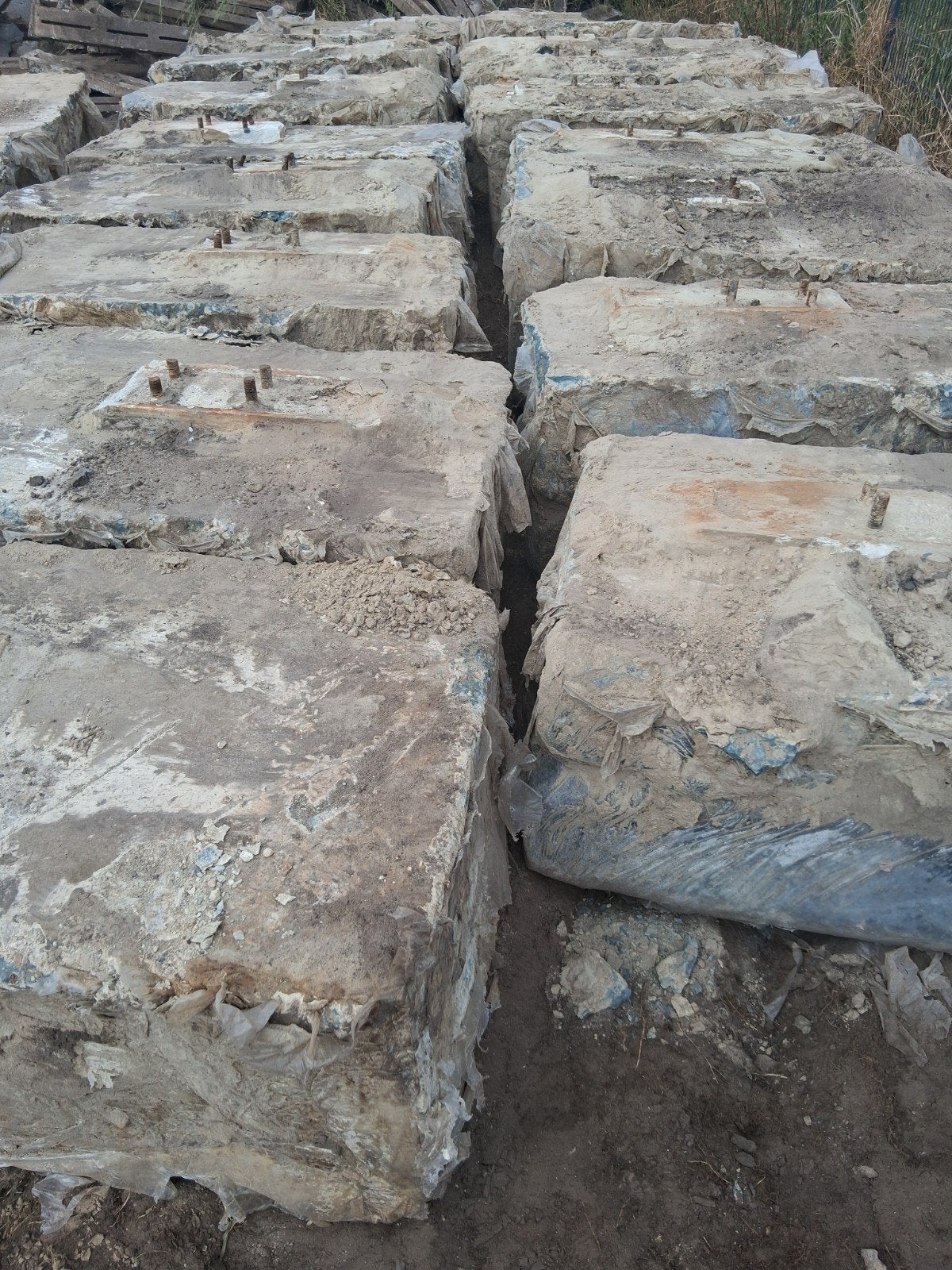 Betonpoeren 1.5m x 80cm x 50cm 18 stuks  en 11, Ophalen, Gebruikt