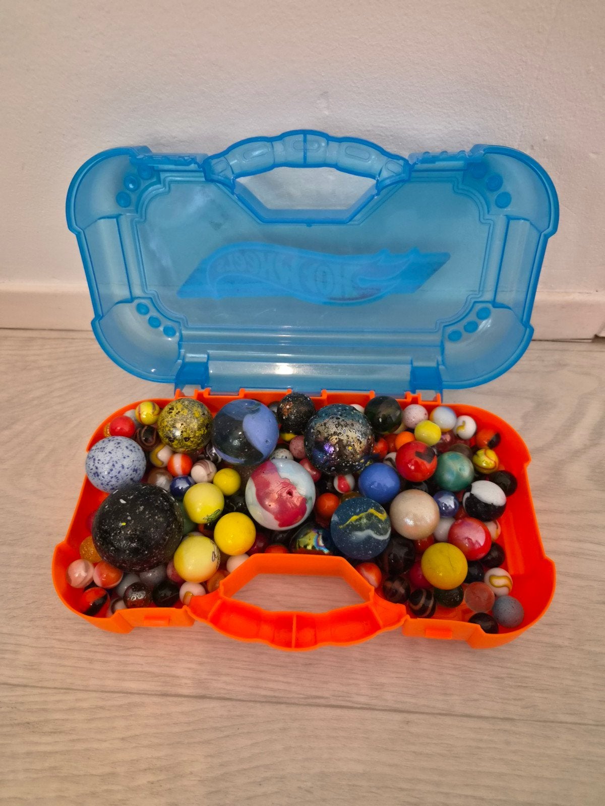 Grote verzameling knikkers in Hot Wheels koffer, Ophalen
