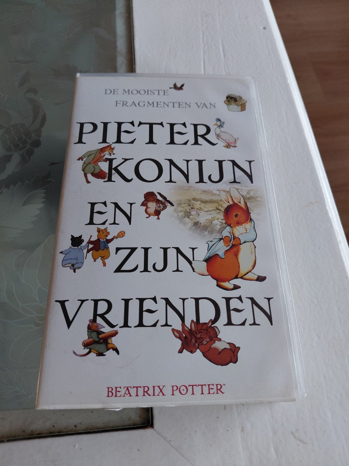 Pieter Konijn en zijn Vrienden videoband. Beatrix Potter., Gebruikt, Tekenfilm, Alle leeftijden, Ophalen of Verzenden