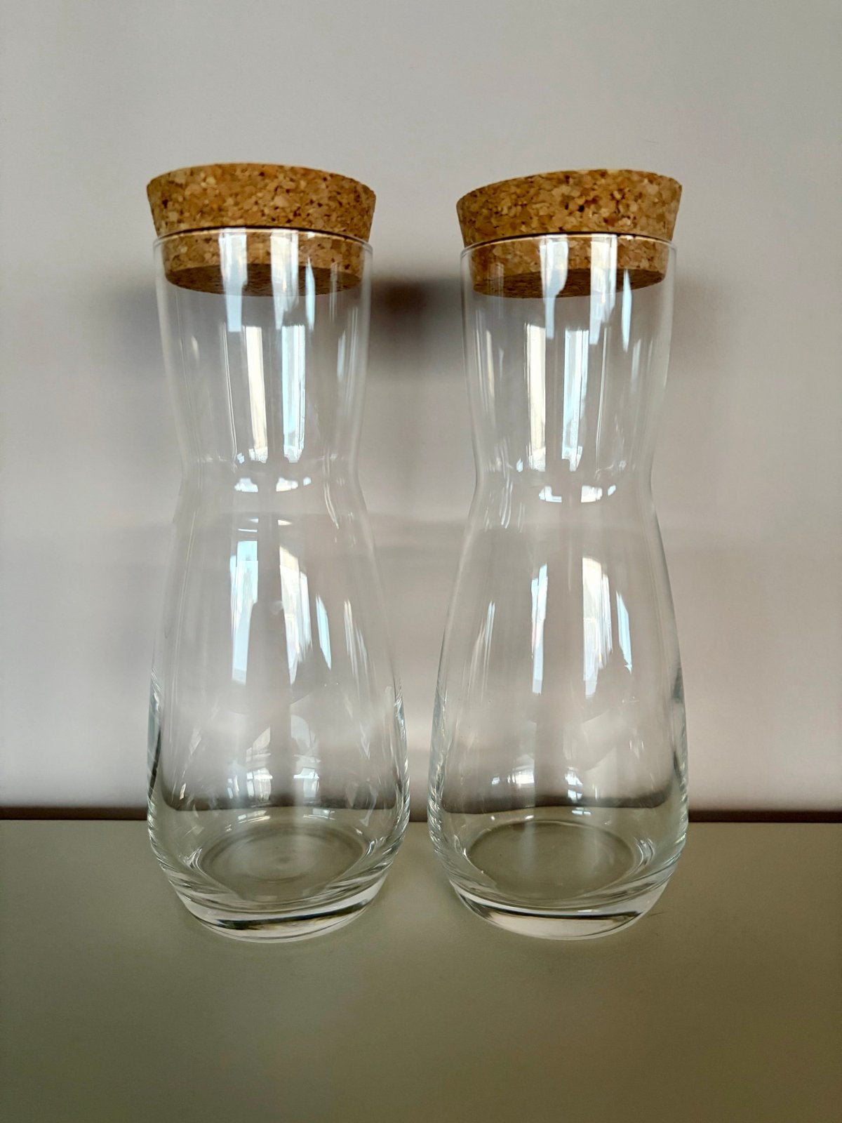 Set van 2 glazen karaffen met kurk, 20 cm hoog, Transparant, Met deksel, Ophalen of Verzenden, Glas