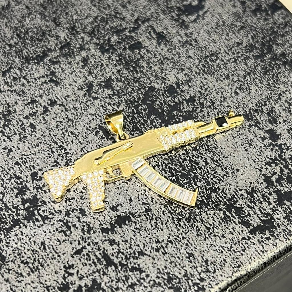 14 karaat gouden hanger ak47 geweer pistool, Ophalen of Verzenden, Nieuw, Goud, Kruis of Symbool