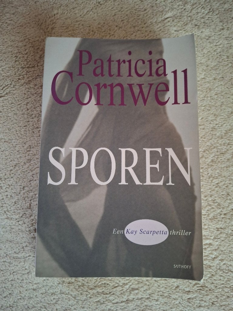 Sporen, schrijver Patricia Cornwell, Kay Scarpetta thriller, Ophalen of Verzenden, Zo goed als nieuw, Patricia Cornwell