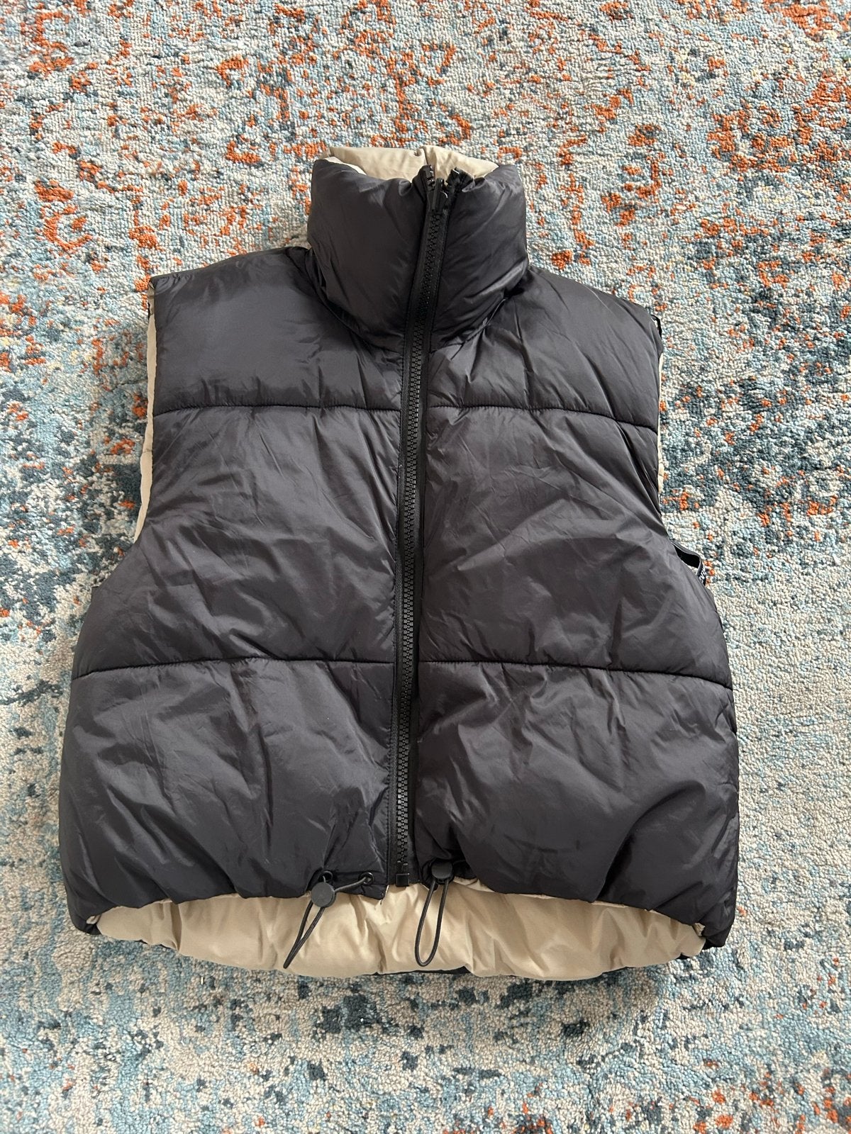 Zara omkeerbaar puffer bodywarmer zwart/beige maat L-XL, Ophalen of Verzenden, Gedragen, Maat 42/44 (L), Zwart