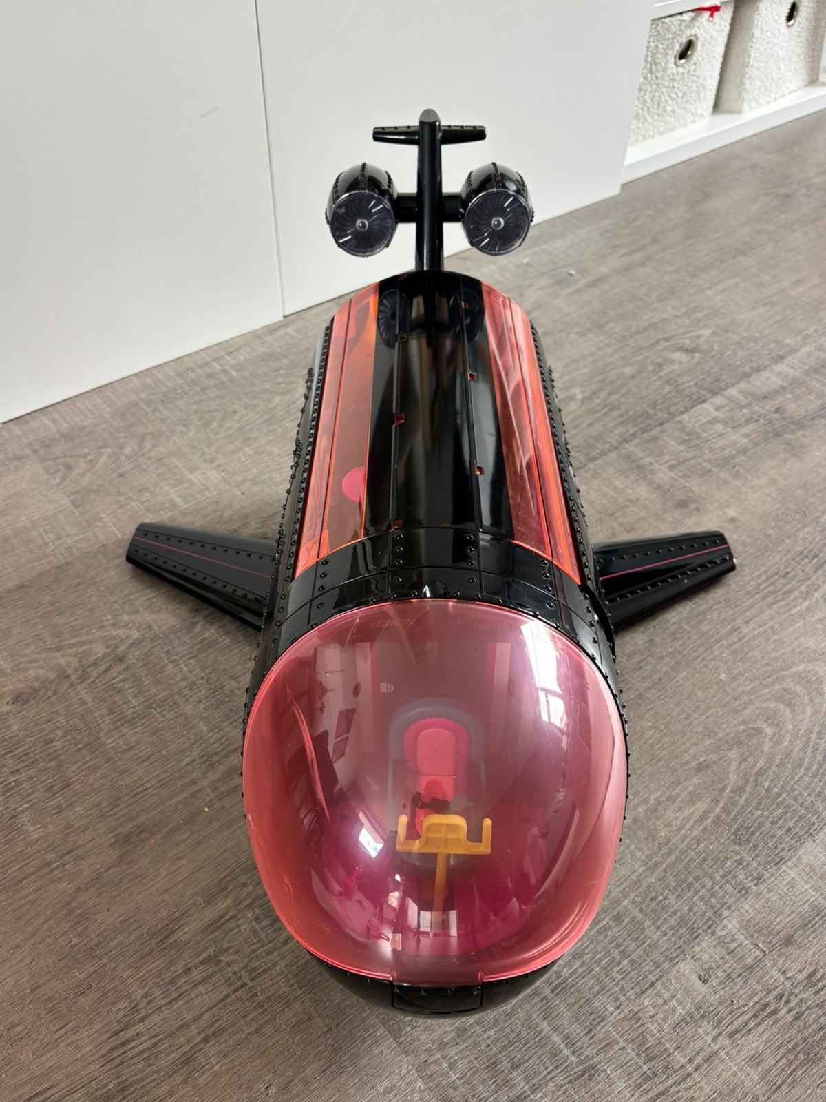 LOL Surprise OMG Jet Vliegtuig Rijdend Met Interieur, Kinderen en Baby's, Speelgoed | Poppen, Ophalen of Verzenden, Gebruikt, Overige typen