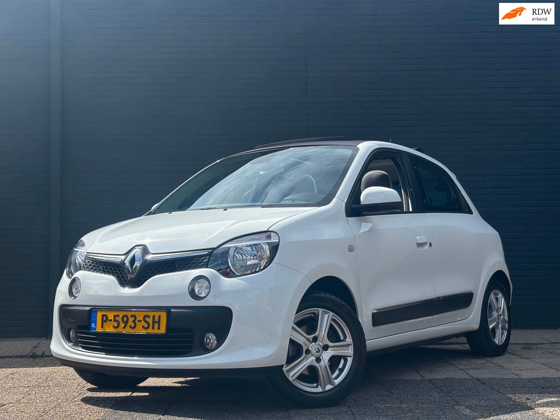 Renault Twingo 0.9 TCe Expression | Schuifdak | Stoelverwarm, 898 cc, Gebruikt, 918 kg, 4 stoelen