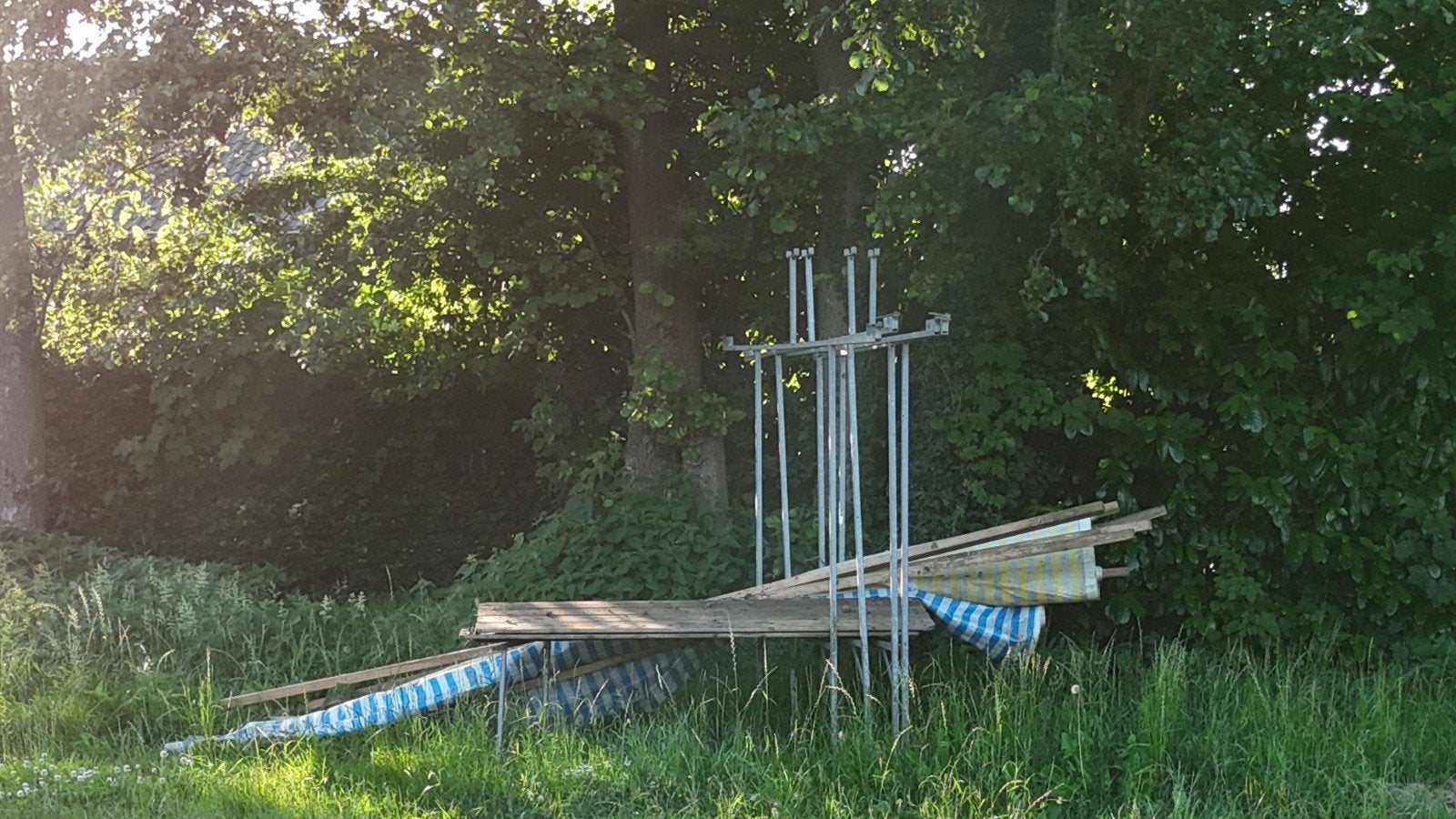 2 marktkramen elk 2 meter lang, Ophalen, Rechthoekig, Minder dan 55 cm, 60 cm of meer