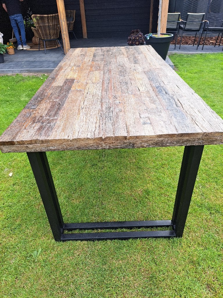 Houten tafel met stalen poten., Gebruikt, 200 cm of meer, Rechthoekig, 50 tot 100 cm