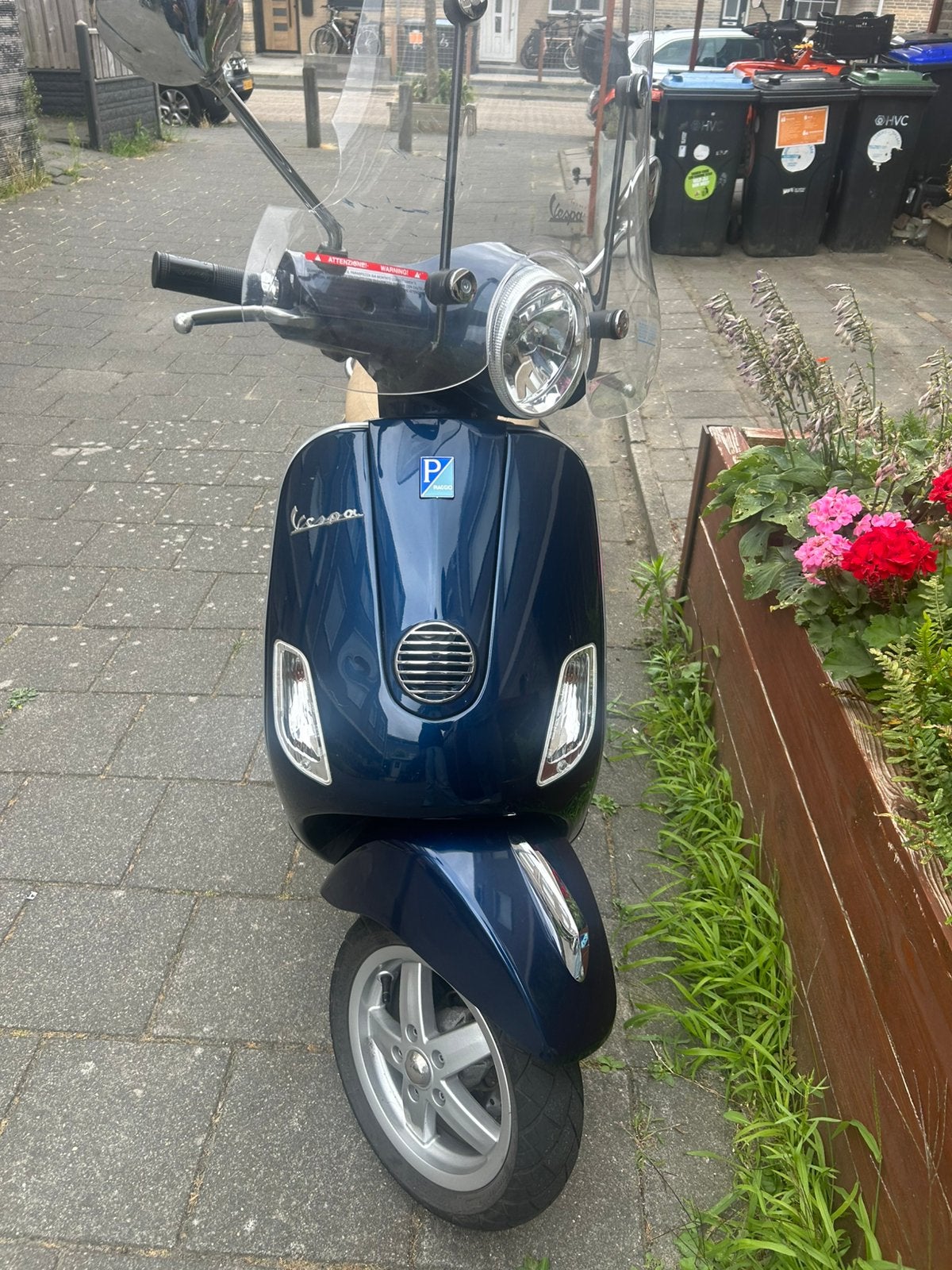 Vespa LX 50 Blauw 2011 | 12.600 km |2e eigenaar | Windscherm, Fietsen en Brommers, Scooters | Vespa, Ophalen, Zo goed als nieuw