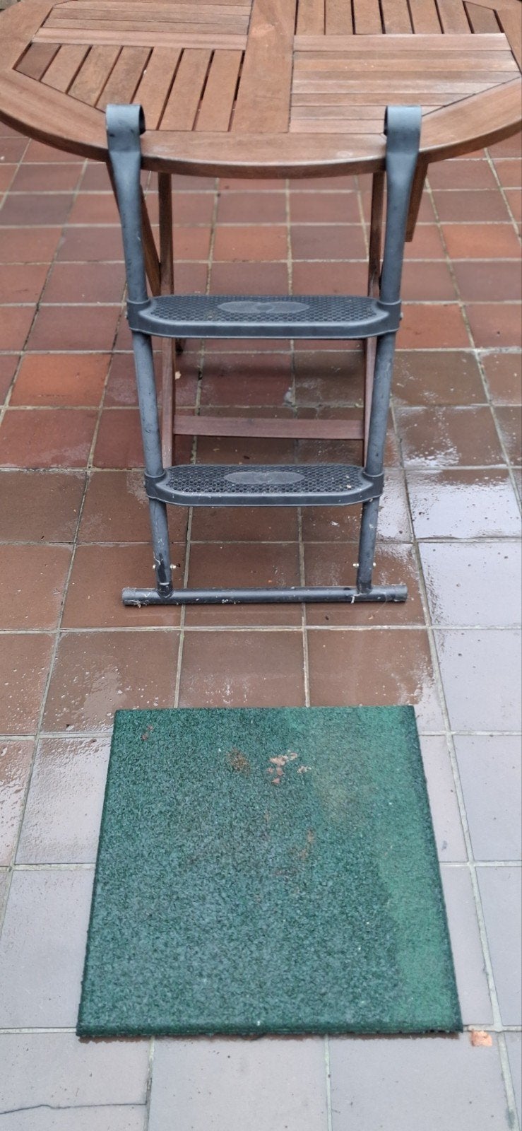 Trapje voor trampoline en 6 rubberen tegels, Ophalen, Gebruikt