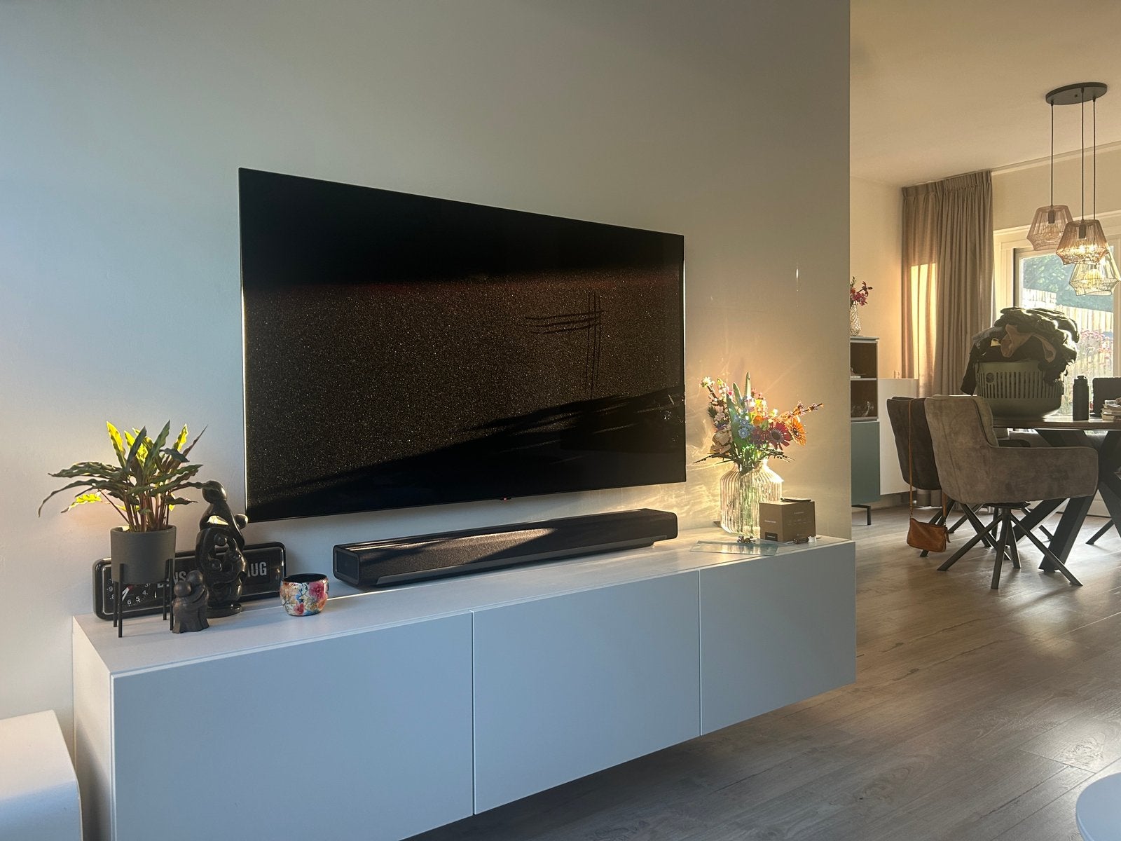 Ikea Besta tv meubel wit met deurtjes, Ophalen, Gebruikt, 150 tot 200 cm, Minder dan 100 cm