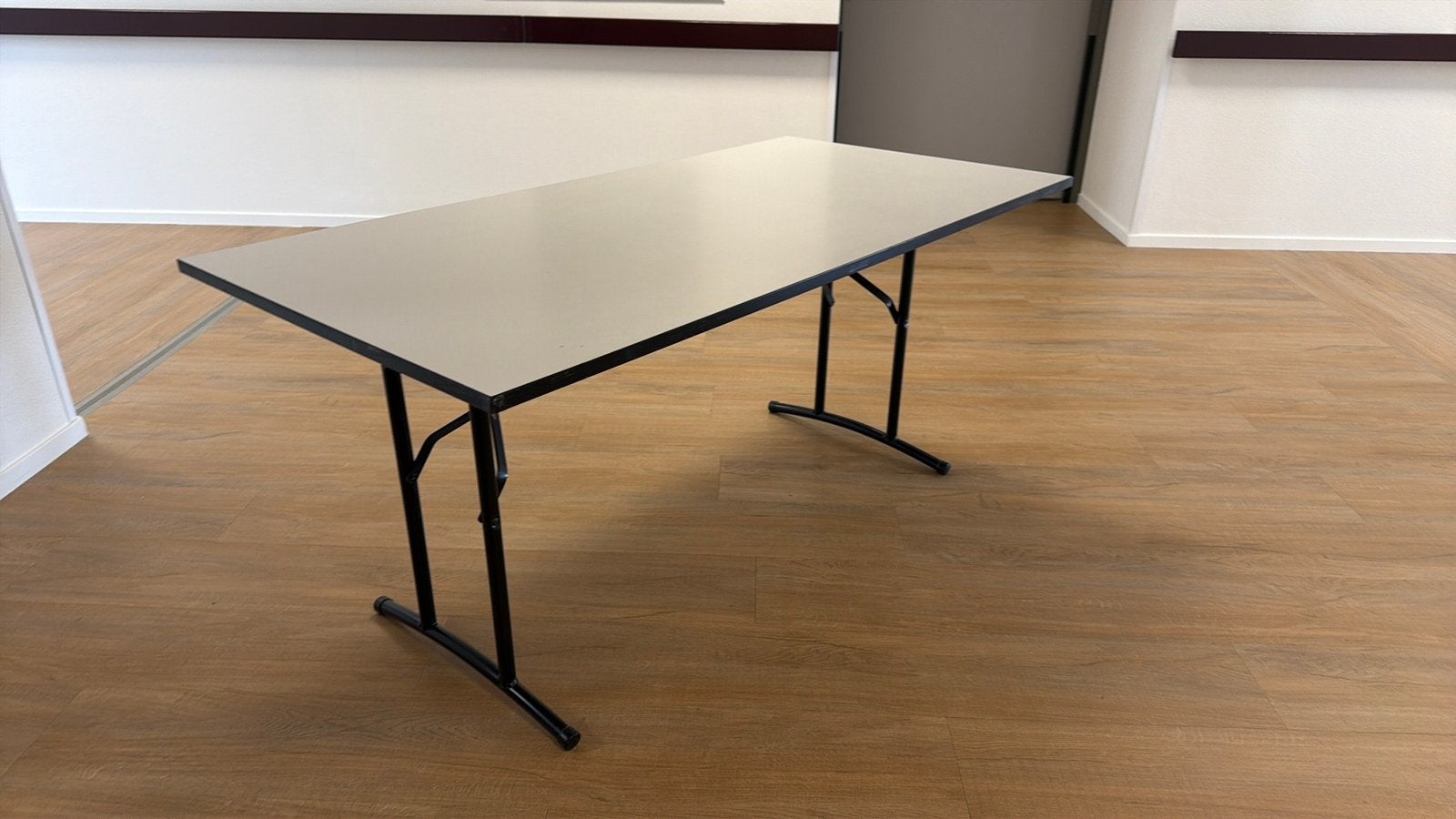 Klaptafel 160x80 grijs met stalen poten, Huis en Inrichting, Tafels | Eettafels, Ophalen, Zo goed als nieuw