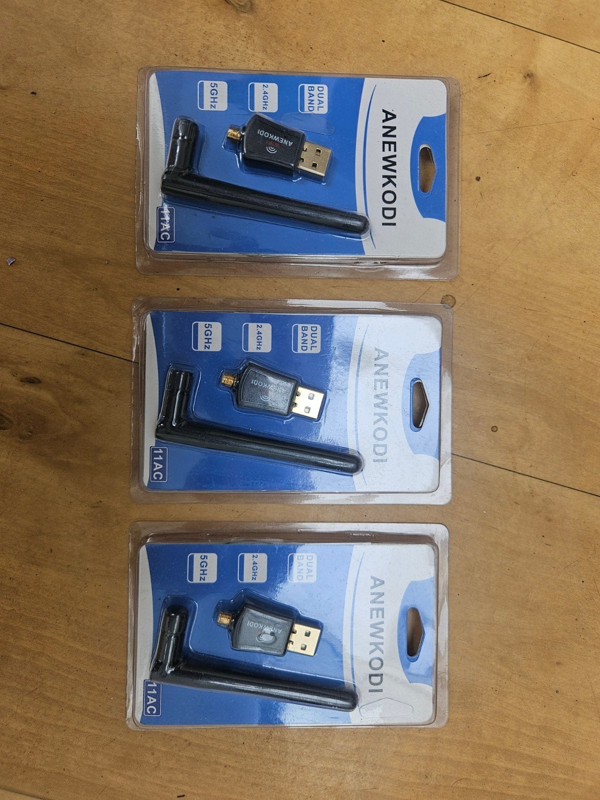 ANEWKODI Dual Band WiFi USB Adapter (3 stuks), Computers en Software, WiFi-versterkers, Nieuw, Ophalen of Verzenden