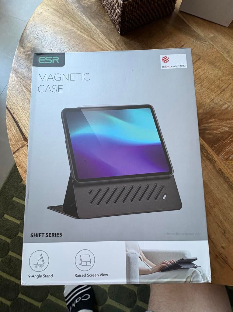 ESR magnetic case ipad 9, Ophalen of Verzenden, Zo goed als nieuw