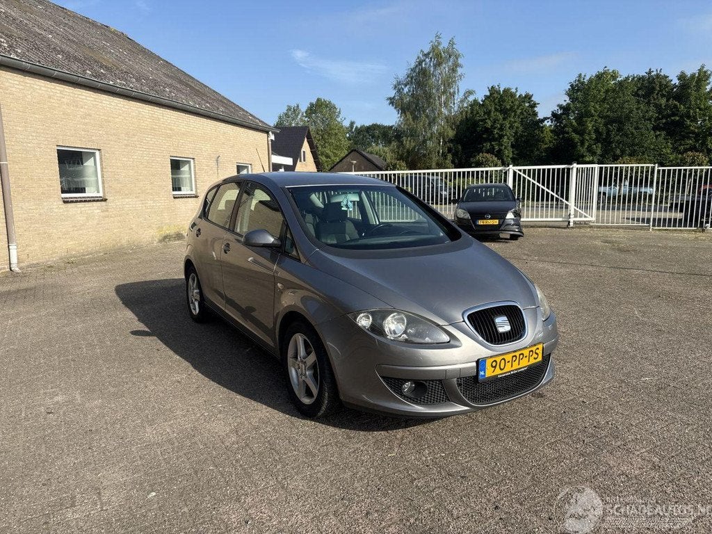 SEAT Altea 2.0 FSI Stylance (bj 2004, automaat), Auto diversen, Schadeauto's, Automaat, 1984 cc, Zilver of Grijs, Benzine