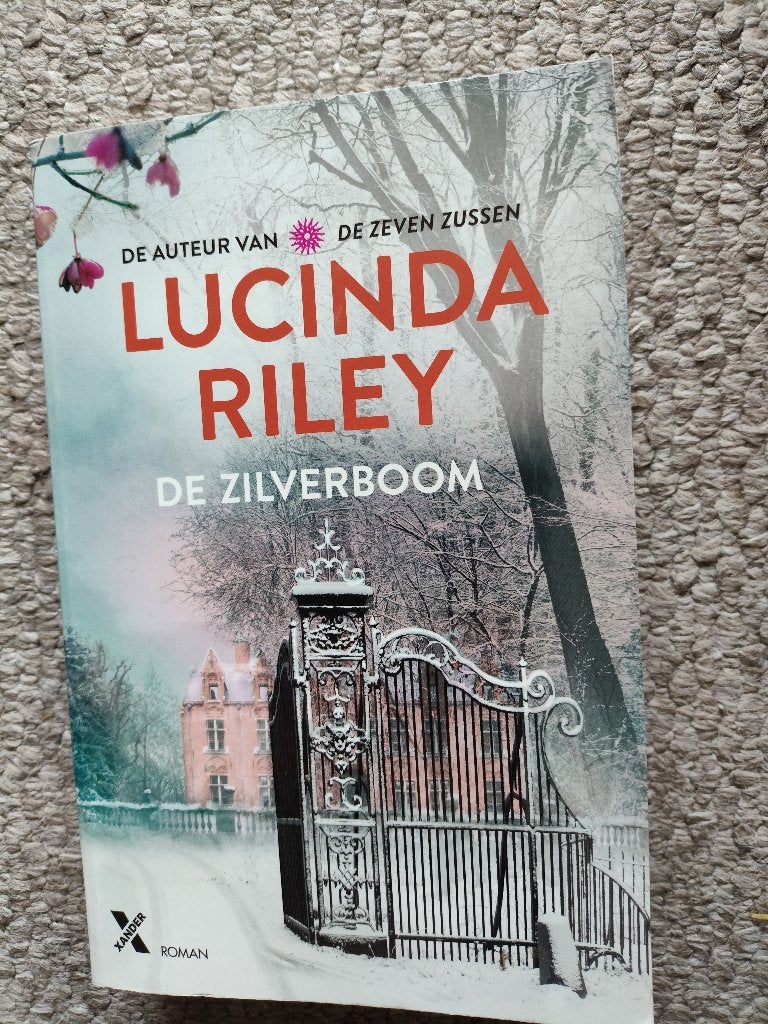 Lucinda Riley De Zilverboom, Ophalen of Verzenden, Zo goed als nieuw, Lucinda Riley
