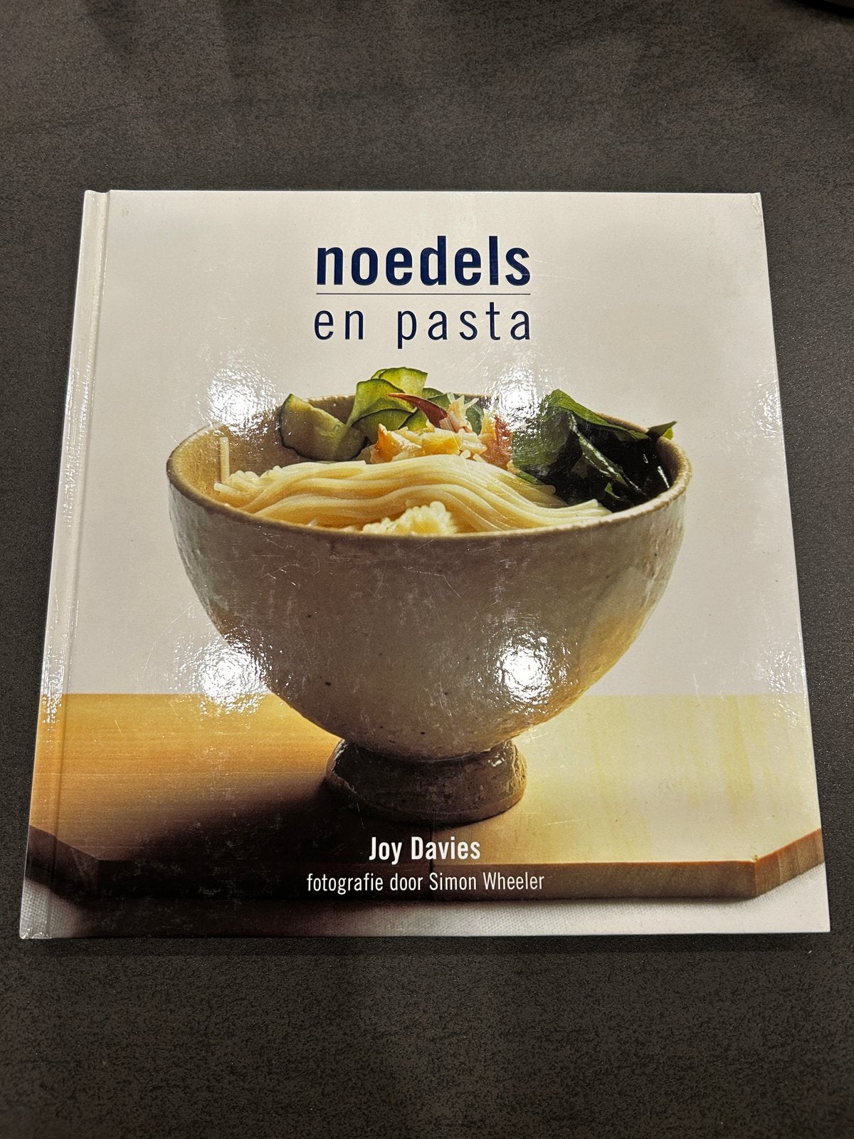 Kookboek Noedels en Pasta - Joy Davies, Ophalen of Verzenden, Gelezen, Azië en Oosters, Hoofdgerechten