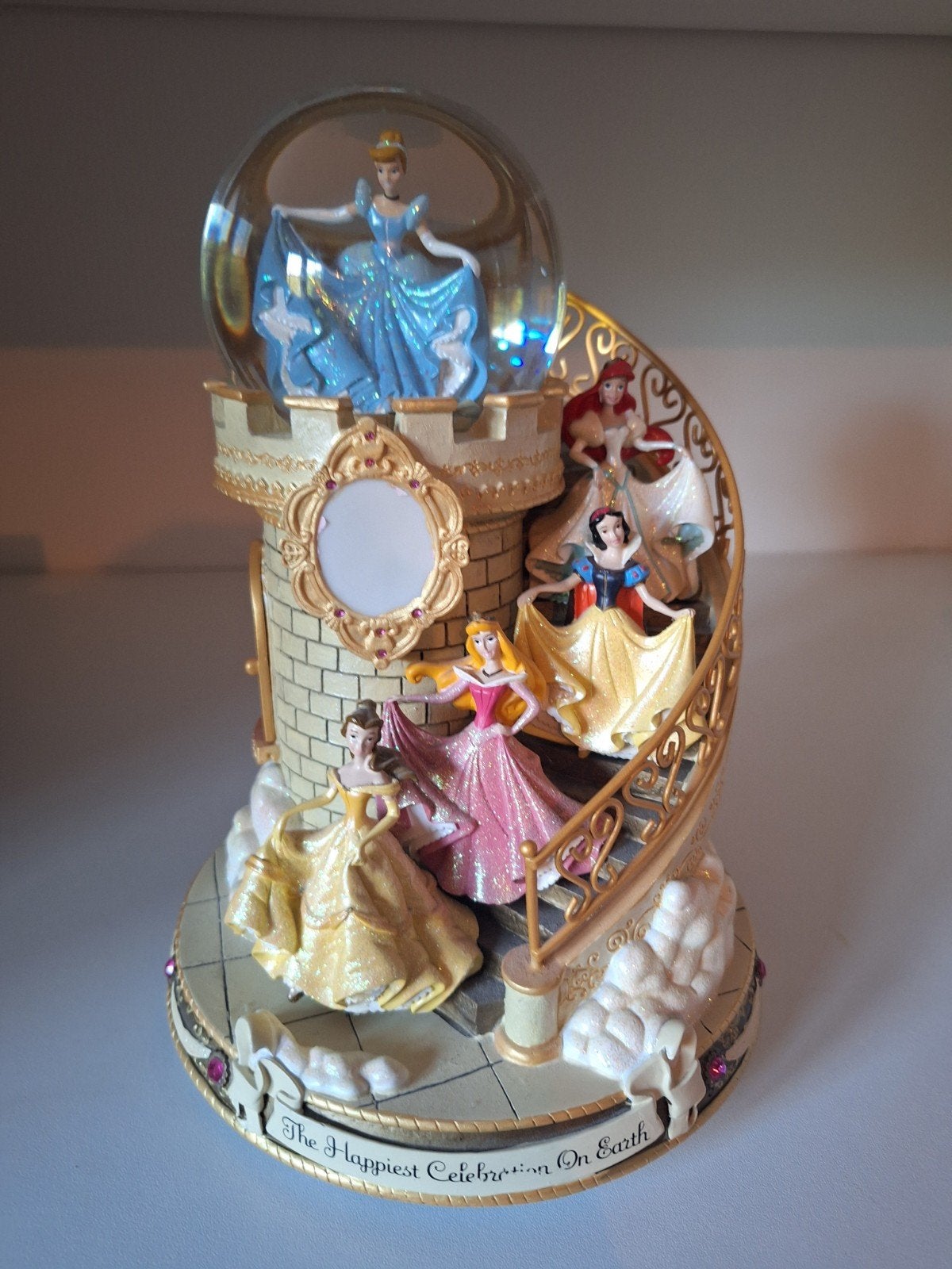 Originele Disney Sneeuwbol Muziekdoos Prinsessen Kasteel, Ophalen of Verzenden, Assepoester of Belle, Zo goed als nieuw, Beeldje of Figuurtje