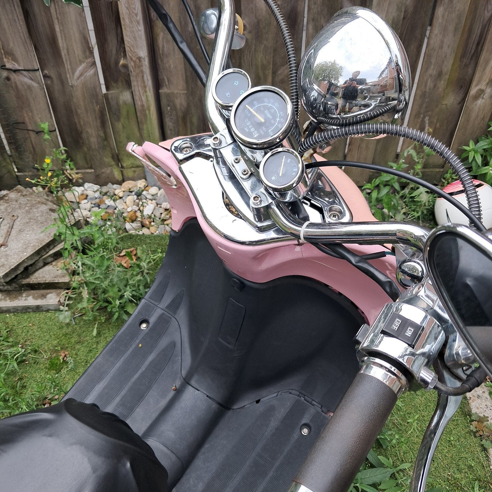 Roze AGM Retro Scooter - Opknapper, Fietsen en Brommers, Ophalen of Verzenden, Gebruikt, Benzine, Overige merken