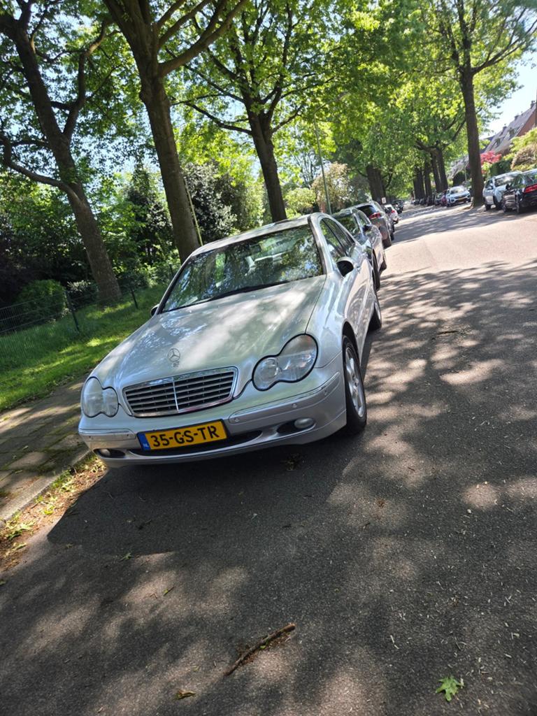 Mercedes-Benz C-Klasse 2.6 C240 Sedan AUT 2001 Grijs, Auto's, Mercedes-Benz, Automaat, Achterwielaandrijving, 2597 cc, 1465 kg
