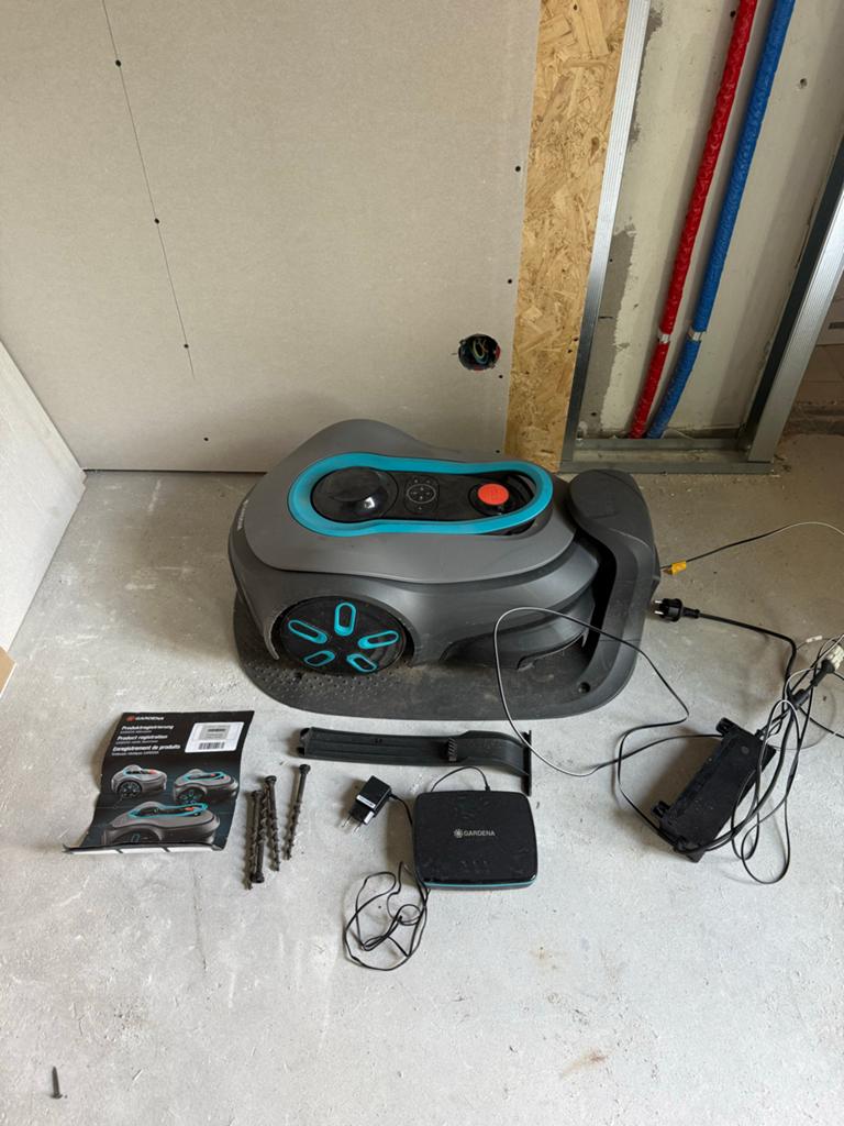 Gardena Sileno City 600 robotmaaier, Tuin en Terras, Robotmaaiers, Ophalen, Zo goed als nieuw, 20 tot 25 cm, Bestuurbaar via app