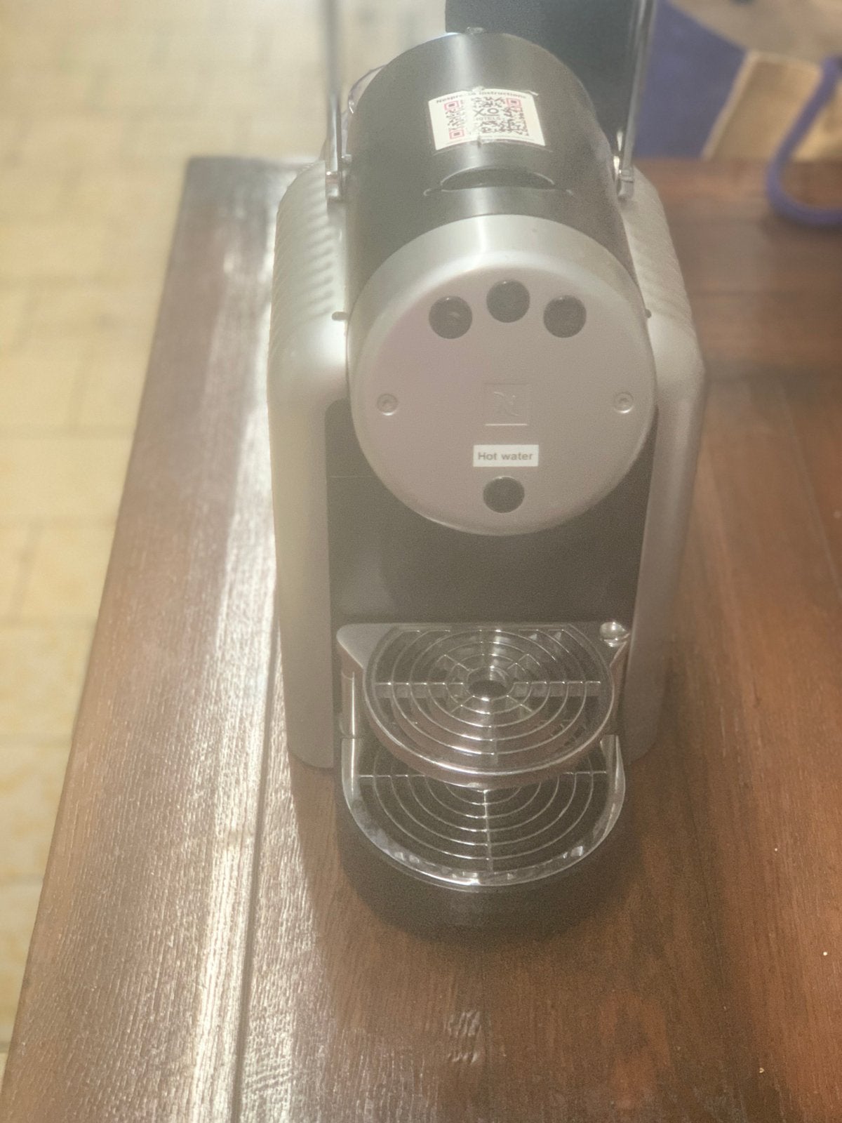 Nespresso koffiemachine met afneembaar waterreservoir, Koffiemachine, Ophalen of Verzenden, Zo goed als nieuw, 1 kopje