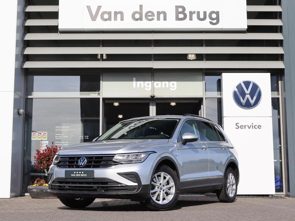 Volkswagen Tiguan 1.4 TSI 245 pk DSG eHybrid Life | Navigati, 1716 kg, Stof, 4 cilinders, Adaptive Cruise Control
