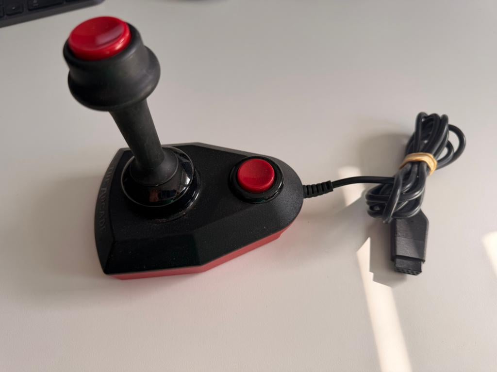The Arcade Joystick voor c64 amiga msx etc (goed werkend), Ophalen of Verzenden, Zo goed als nieuw
