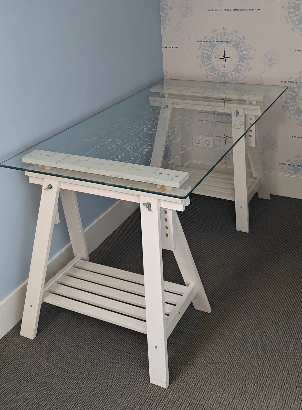 Ikea bureau met glazen blad en houten schragen, Ophalen, Gebruikt, IKEA, Wit