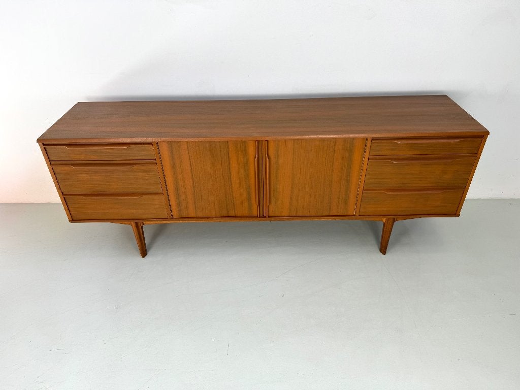 Vintage dressoir., Ophalen of Verzenden, Zo goed als nieuw, 25 tot 50 cm, 150 tot 200 cm