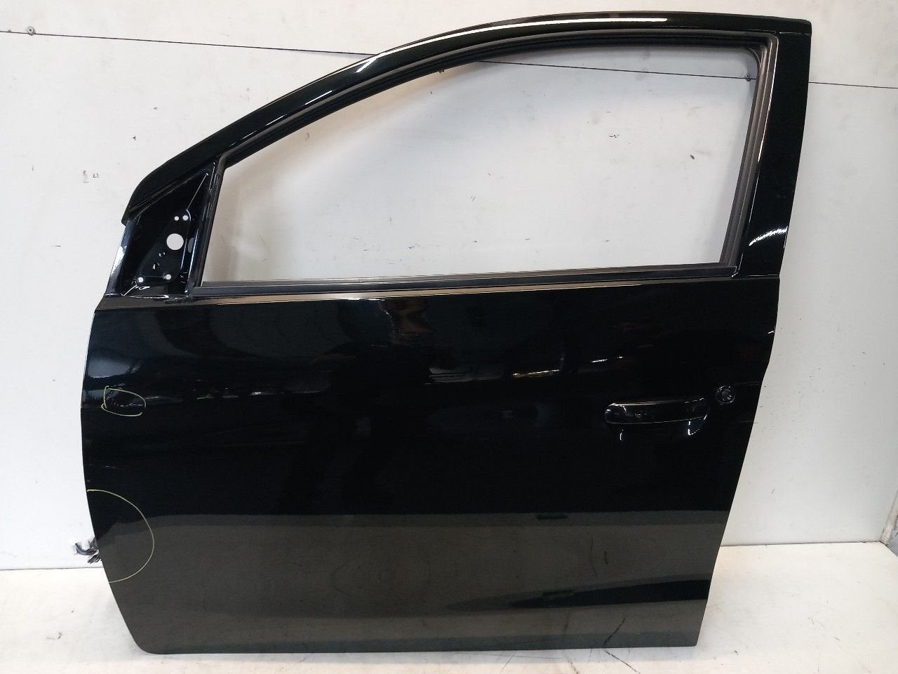 Portier links voor Mitsubishi Space Star, Auto-onderdelen, Onderdelen@venauto.nl, Van der Ven Autorecycling B.V., Gebruikt, Ettenseweg 76, 4706 PB Roosendaal, The Netherlands