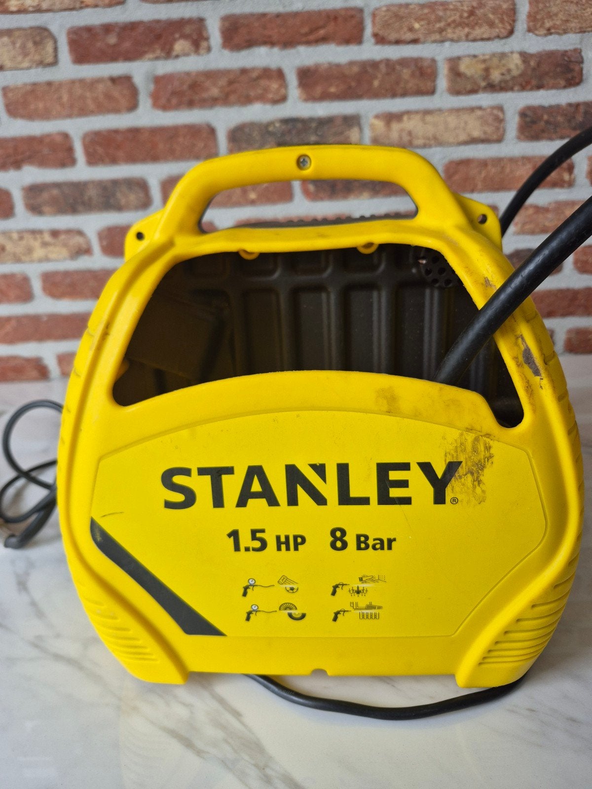 Stanley compressor, Ophalen, Gebruikt, 6 tot 10 bar, Minder dan 200 liter/min