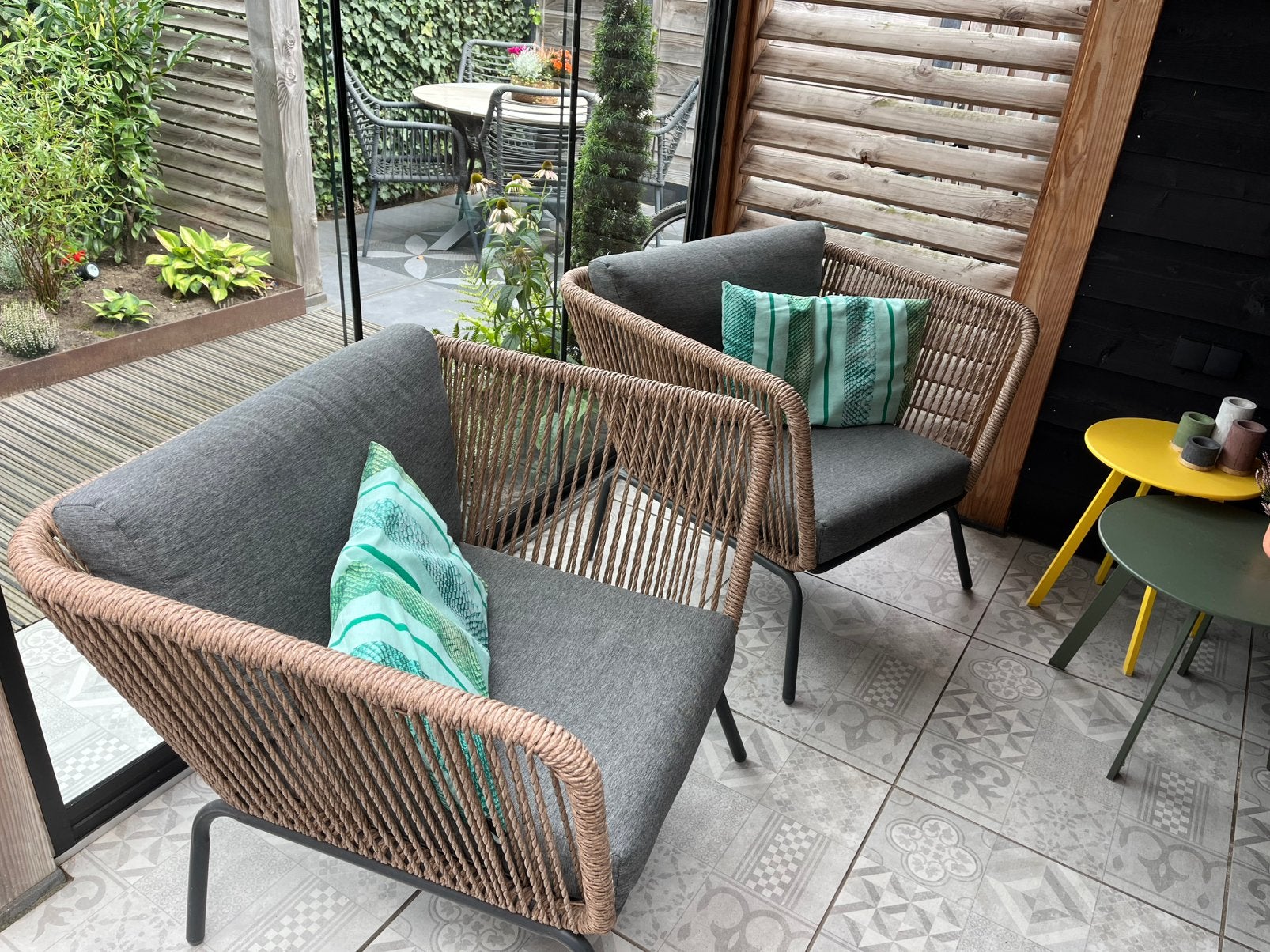 Te koop, Intratuin Iris loungeset  2-zits bank en 2 stoelen, Ophalen, 4 zitplaatsen, Loungeset, Bank