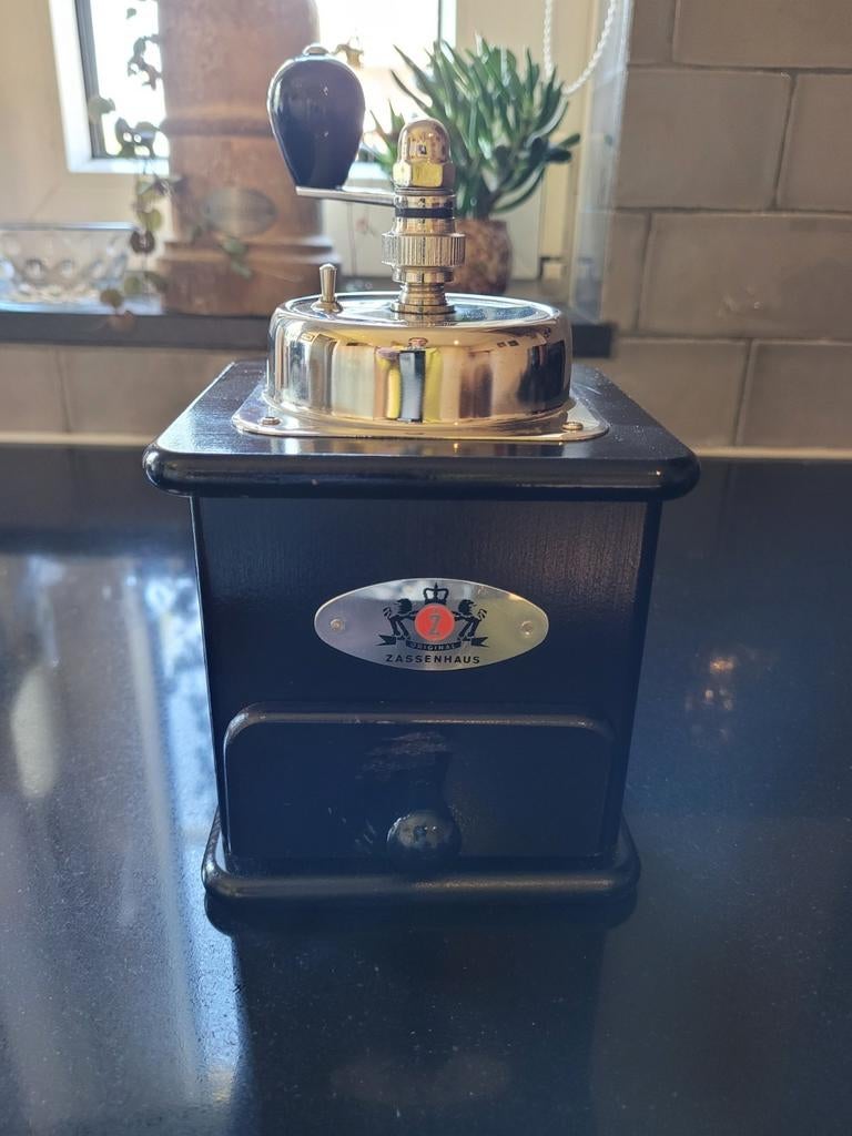 Zassenhaus handmatige koffiemolen - Zwart, Huis en Inrichting, Keuken | Keukenbenodigdheden, Ophalen