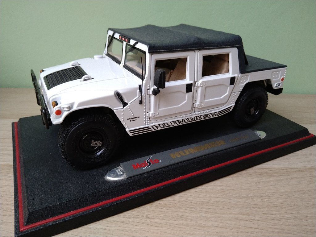 Hummer H1 Wit Soft Top Maisto 1:18 met onderplaat, Hobby en Vrije tijd, Modelauto's | 1:18, Ophalen of Verzenden, Zo goed als nieuw