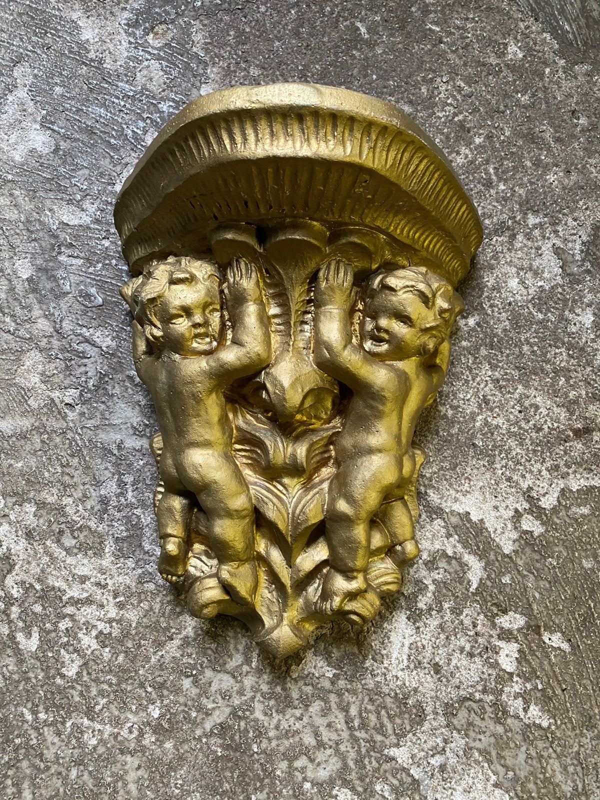 console met putti’s van beton goudkleurig Hoogte 28cm Bieden, Tuin en Terras, Ophalen of Verzenden