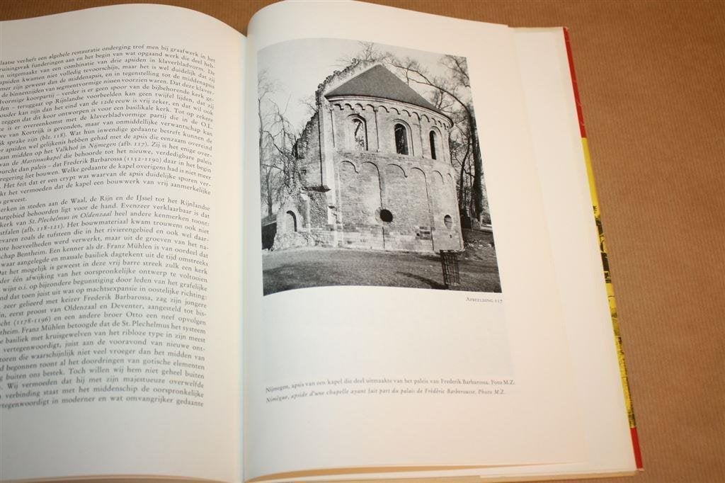De Romaanse Kerkbouwkunst in De Nederlanden., Ophalen of Verzenden, Gelezen, Architecten