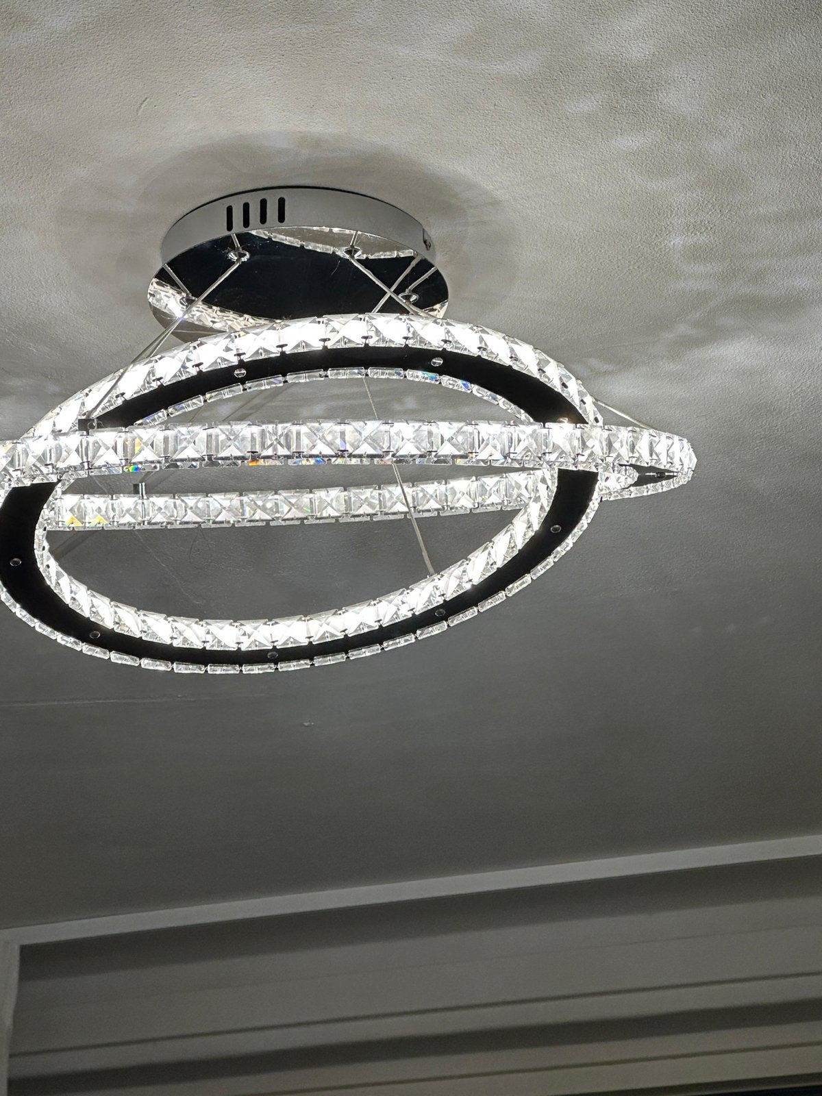 Set van twee Moderne LED Plafondlamp met Kristallen Ringen, Ophalen of Verzenden, Zo goed als nieuw, Metaal, Overige fittingen