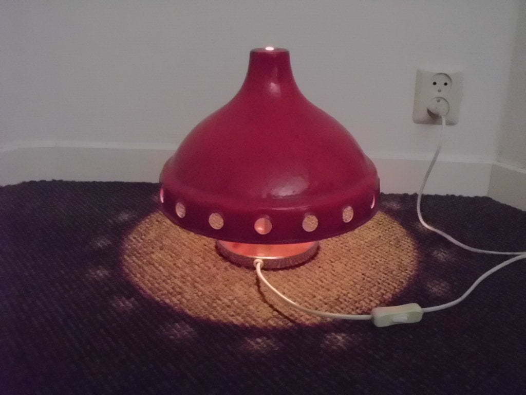 Rode metalen lampenkap lava lamp stijl jaren 70 geïnspireerd, 31 cm, Gebruikt, Rond, Ophalen of Verzenden