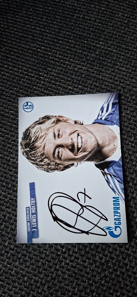 Spelerskaart met handtekening; Lewis Holtby # Schalke 04 NAC, Verzamelen, Ophalen of Verzenden, Nieuw, Buitenlandse clubs, Spelerskaart