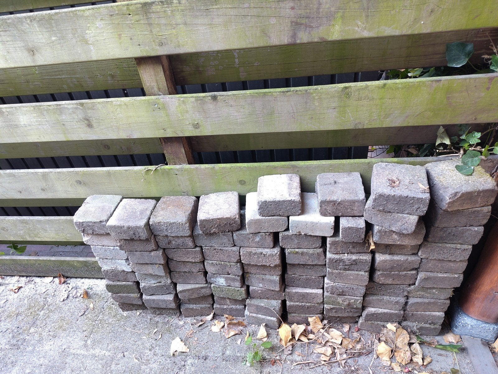 Gratis tuintegels/stenen/klinkers, Ophalen, Gebruikt, Beton, Klinkers