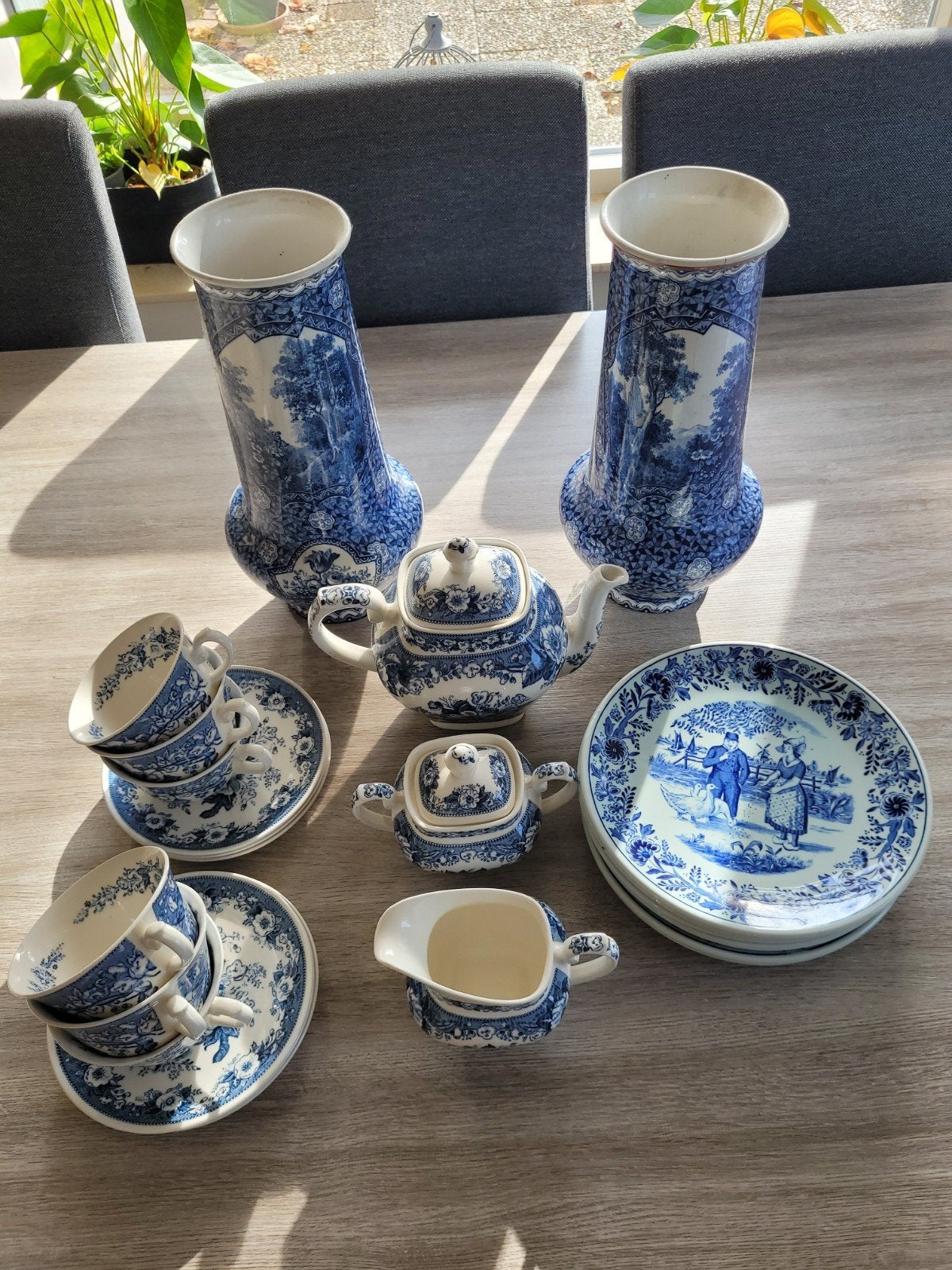 Prachtig Delfts Blauw Servies en Vazen Set, Ophalen