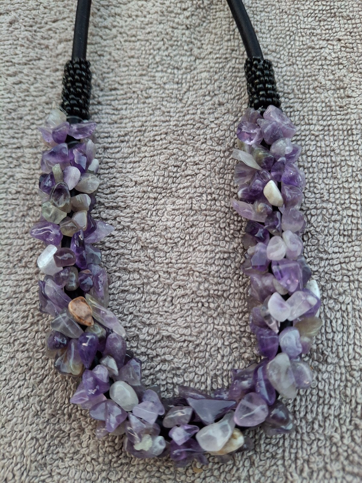 Ketting met Amethist Edelstenen, Sieraden, Tassen en Uiterlijk, Kettingen, Paars, Nieuw, Ophalen of Verzenden, Steen of Mineraal