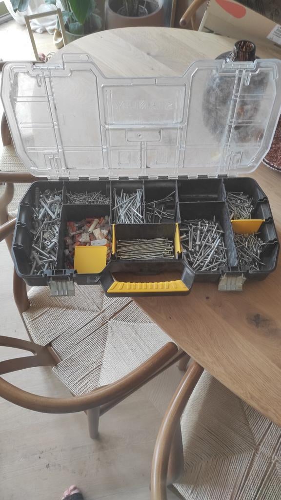 Grote Stanley Schroeven Opbergdoos met Metalen Latches, Ophalen, Gebruikt