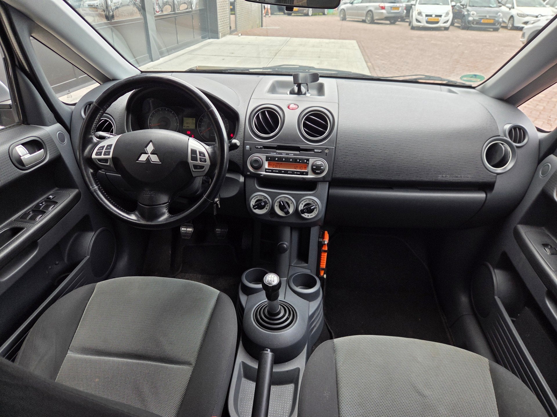 Mitsubishi Colt 1.3 Edition Two | 5 Deurs | Airco | APK Sept, Voorwielaandrijving, Stof, Gebruikt, 31 €/maand