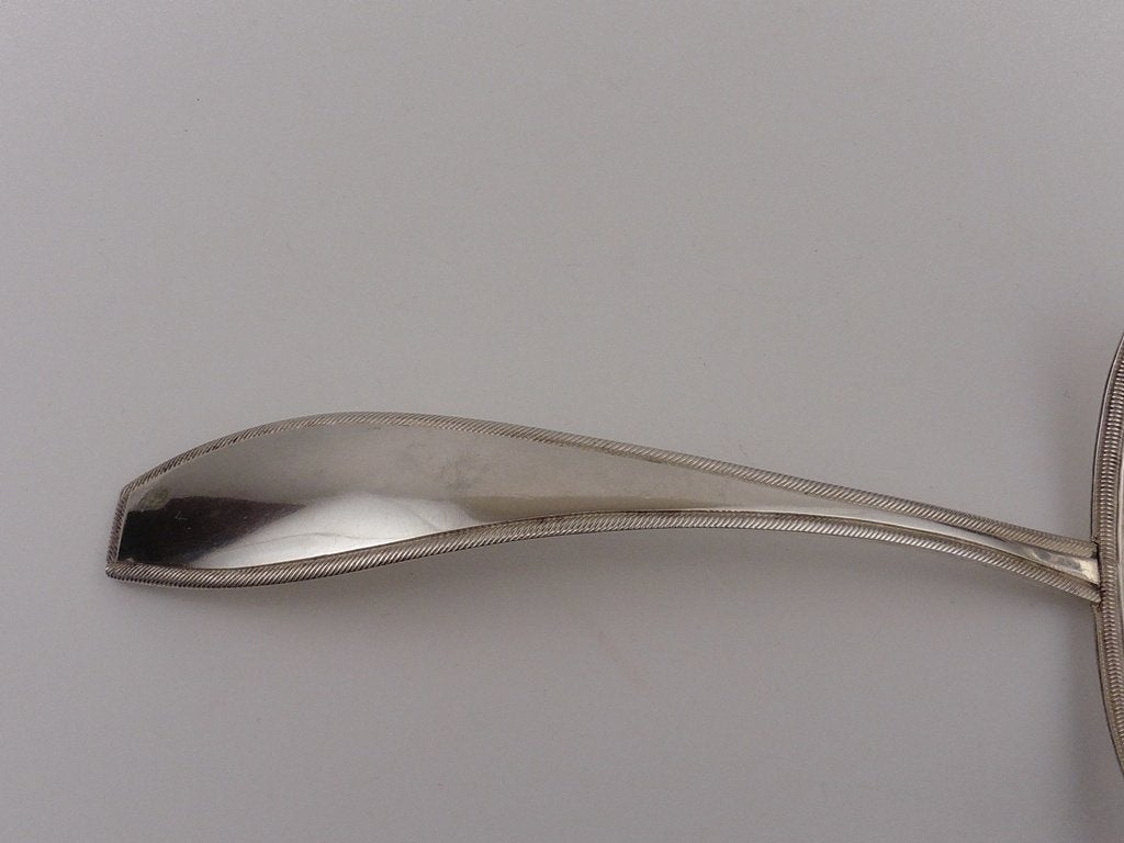 Zilveren strooilepel                                    Z214, Ophalen of Verzenden, Zilver