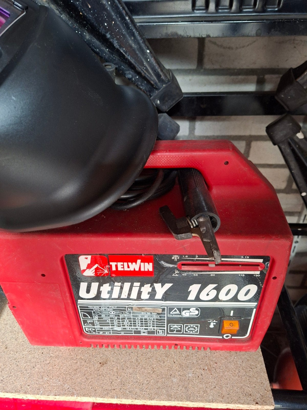 Lasapparaat Telwin Utility 1600 met HBM laskap, Doe-het-zelf en Verbouw, Ophalen, Gebruikt, Minder dan 150 ampère, Elektroden