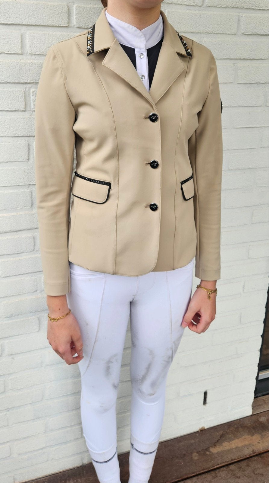Beige elegant wedstrijdjasje met strass 146, Dieren en Toebehoren, Paardrijkleding, Ophalen of Verzenden, Zo goed als nieuw, Dressuur