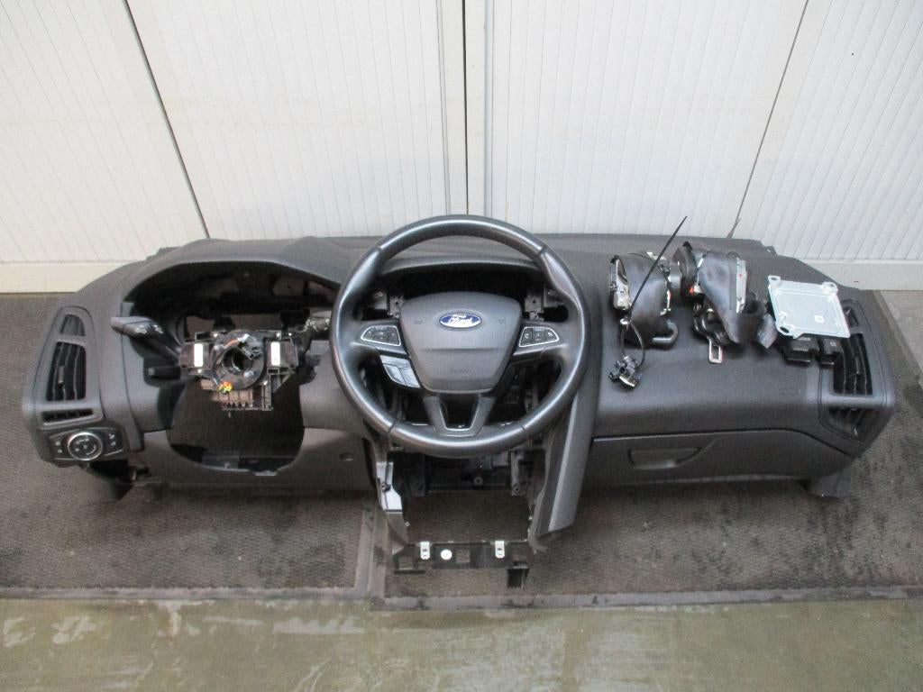 2x Ford Focus 3 Dashboard met airbagset bwj. vanaf bwj.2014, Ophalen of Verzenden, Gebruikt, Ford