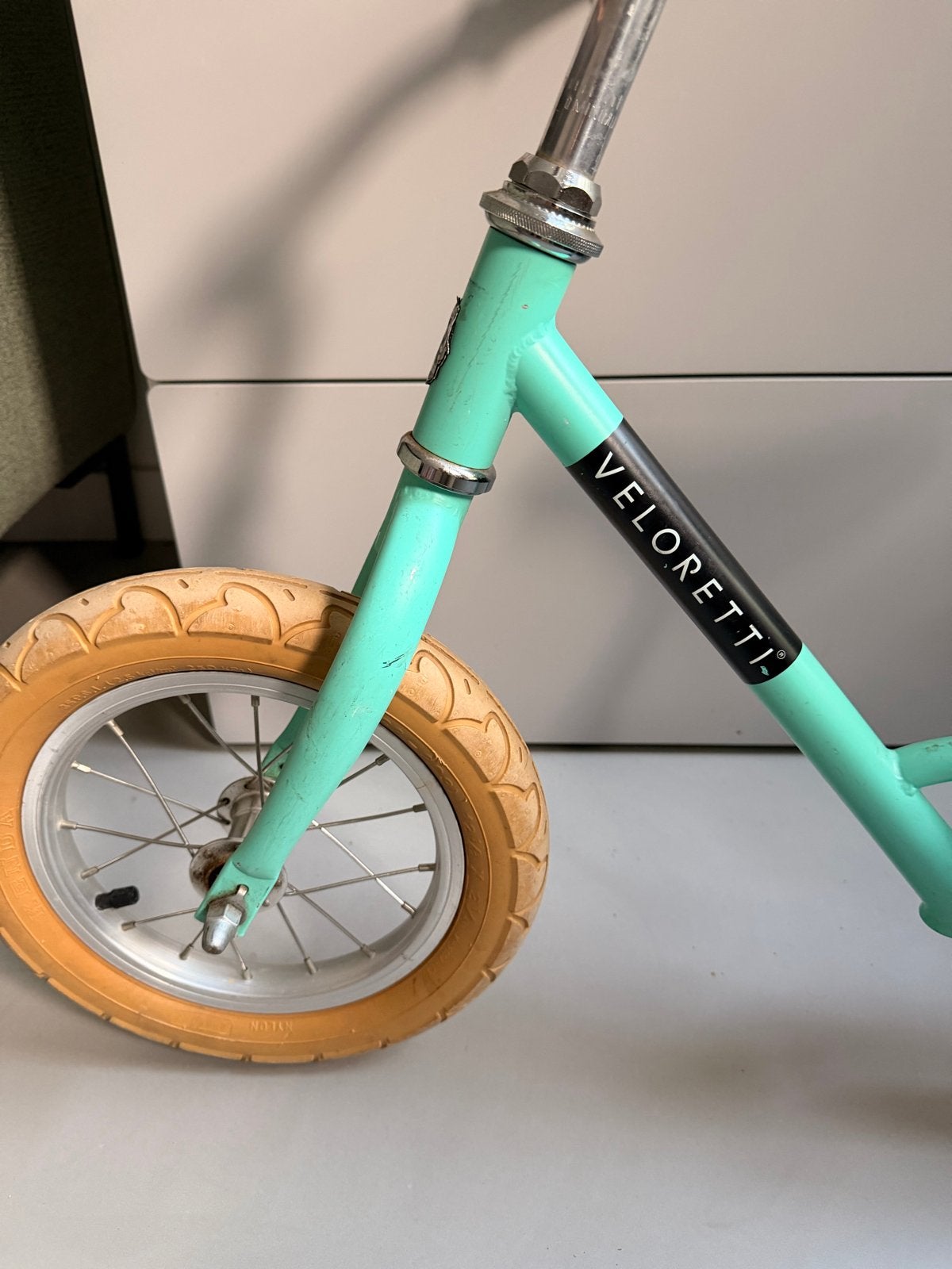 Veloretti loopfiets - Mintgroen met bruine accenten, Ophalen, Gebruikt, Minder dan 16 inch