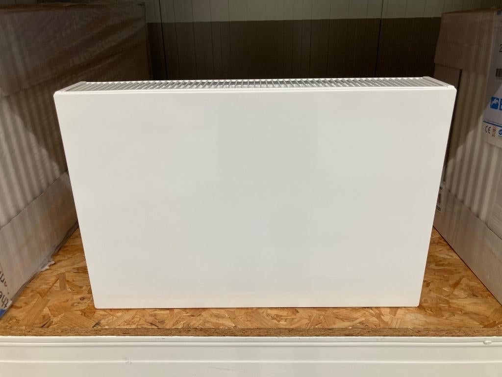 Nieuwe vlakke Superia Design radiatoren met onderaansluiting, 30 tot 80 cm, Radiator, Nieuw, Ophalen of Verzenden